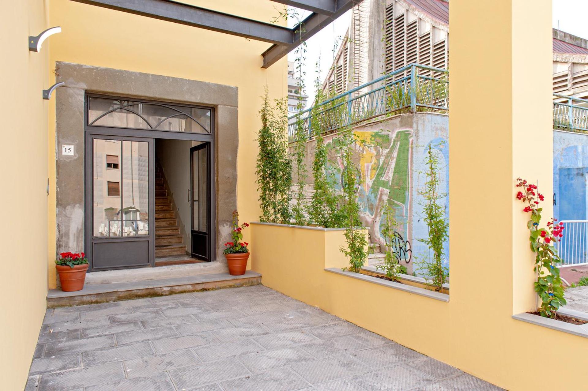 Waterfront Balcony I Grani 2 Resort Style Suite Livorno Exteriér fotografie