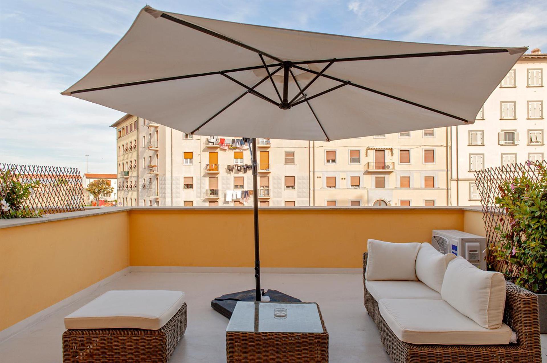 Waterfront Balcony I Grani 2 Resort Style Suite Livorno Exteriér fotografie